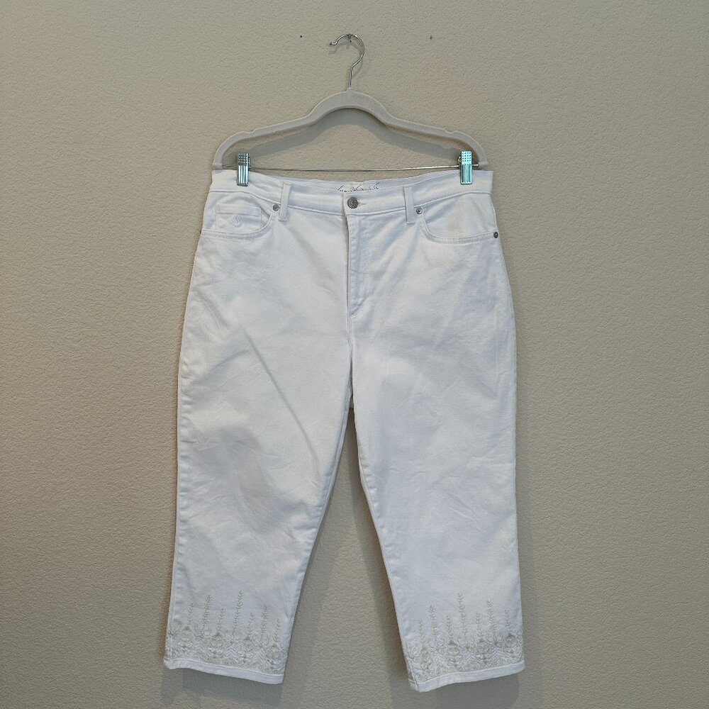 Gloria Vanderbilt All-Around Slimming Effect Amanda White Cropped Jeans